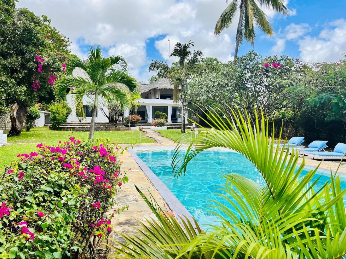 Apartamento White Nyumba Malindi Exterior foto